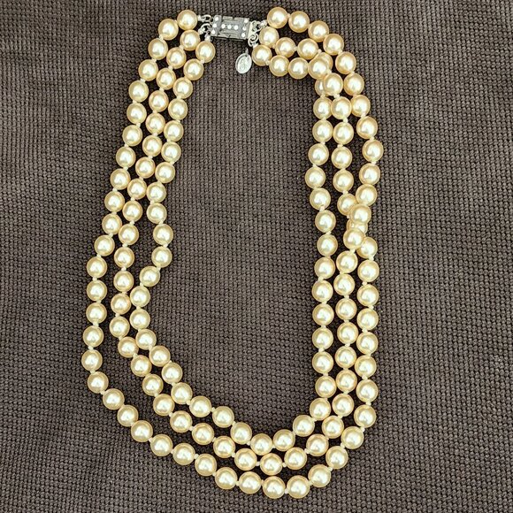 Franklin Mint Jackie Kennedy Triple Strand Pearl Necklace With CZ Clasp - Picture 2 of 16